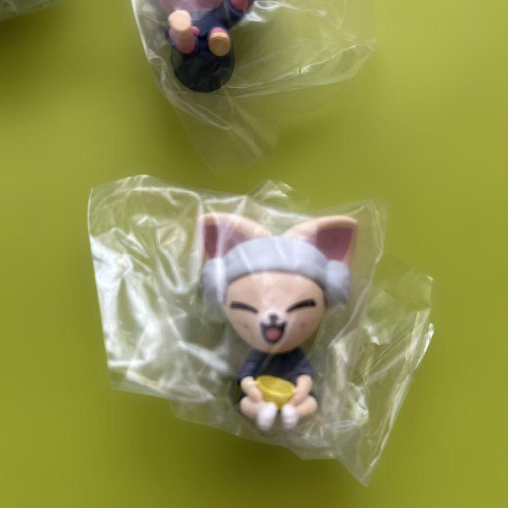 [USED] StrayKids SKZOO Sauna Figure Gacha (6 Figures)