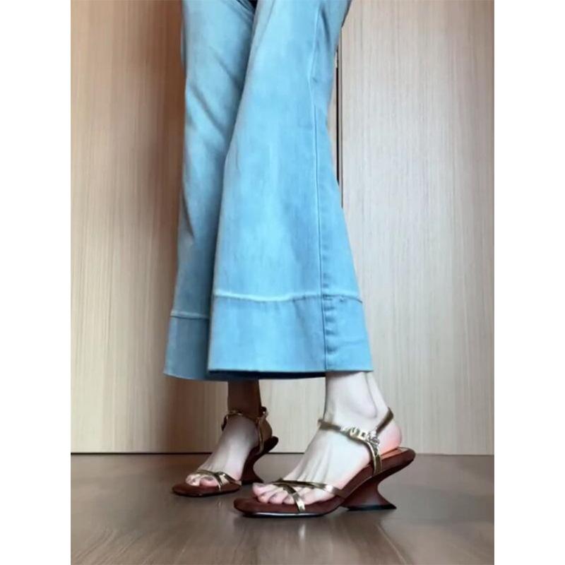 

Wedge heel sandals women s summer new retro one-word with gold thin belt temperament special-shaped thick heel high heels 35 золотий