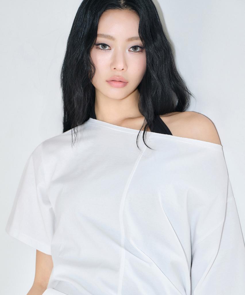MUSINSA STANDARD WOMAN Women'S Relaxed Off-Shoulder T-Shirt [White]