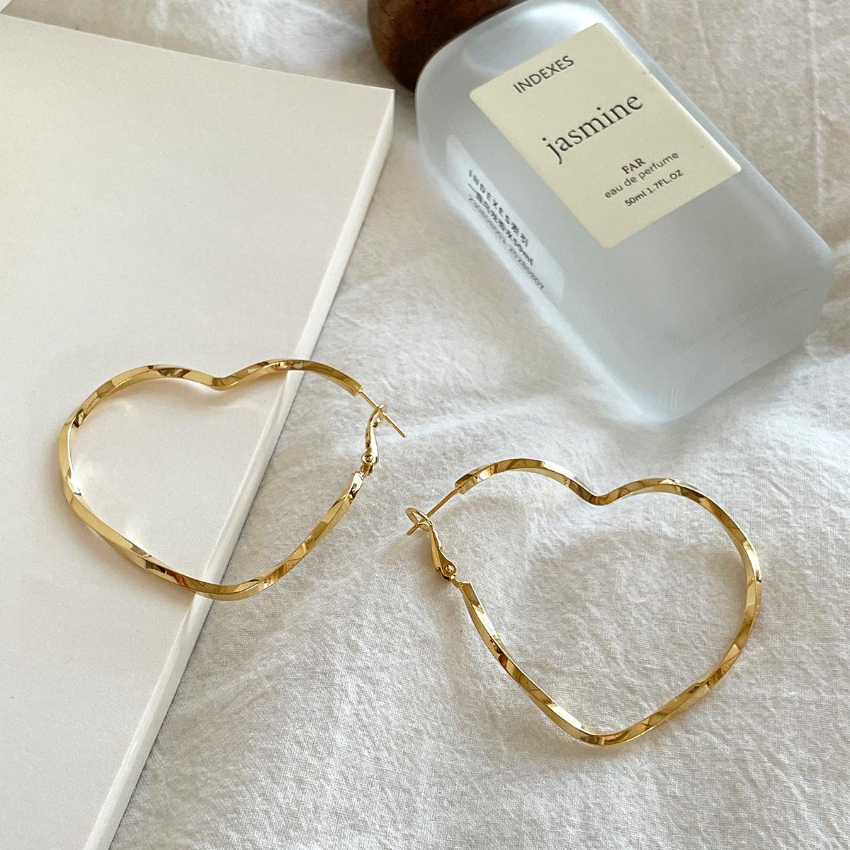 

Простые серьги-иглочки в стиле ретро с закрученной серебряной любовью, женские нишевые, легкие, роскошные, темпераментные, уникальные, высококачественные серьги 925 silver needles