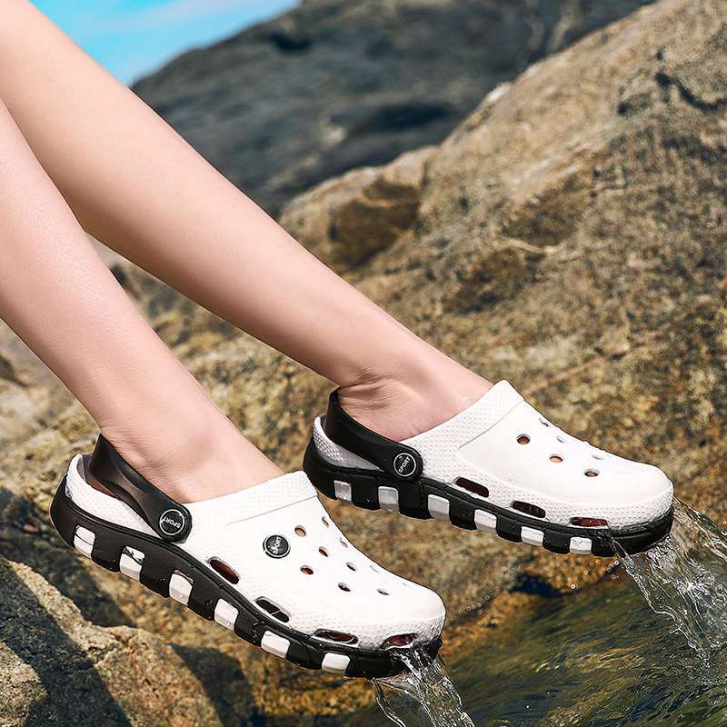 Summer new hole shoes couple casual trend fashion non-slip soft-soled beach sandals men's outdoor wear seaside