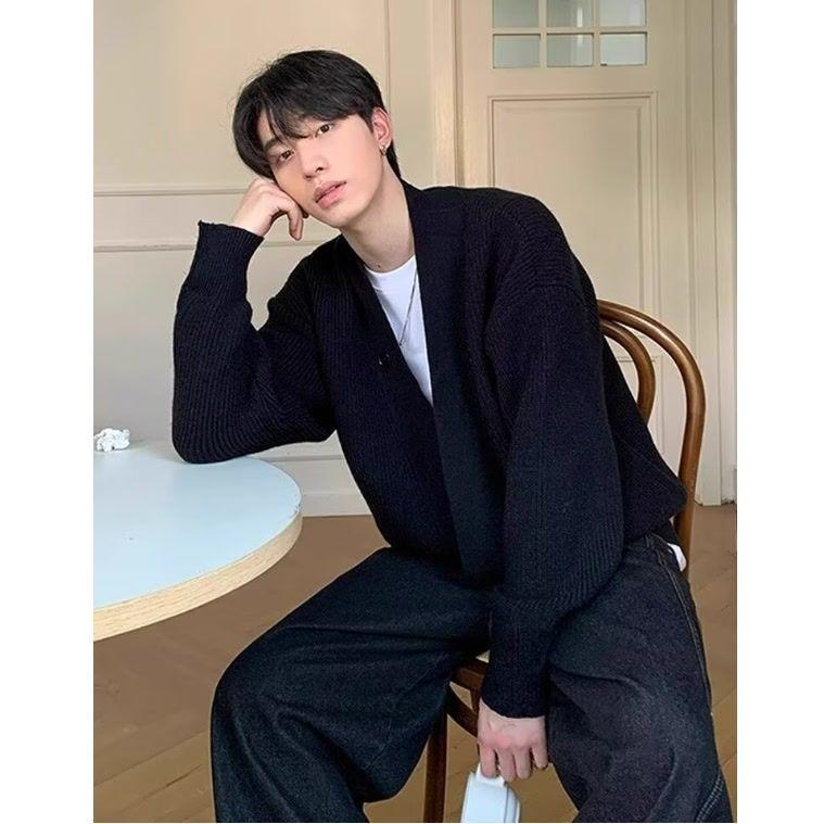 2025 Autumn/Winter Retro Casual V-Neck Men's Cardigan Sweater - Solid Color Knit Outerwear