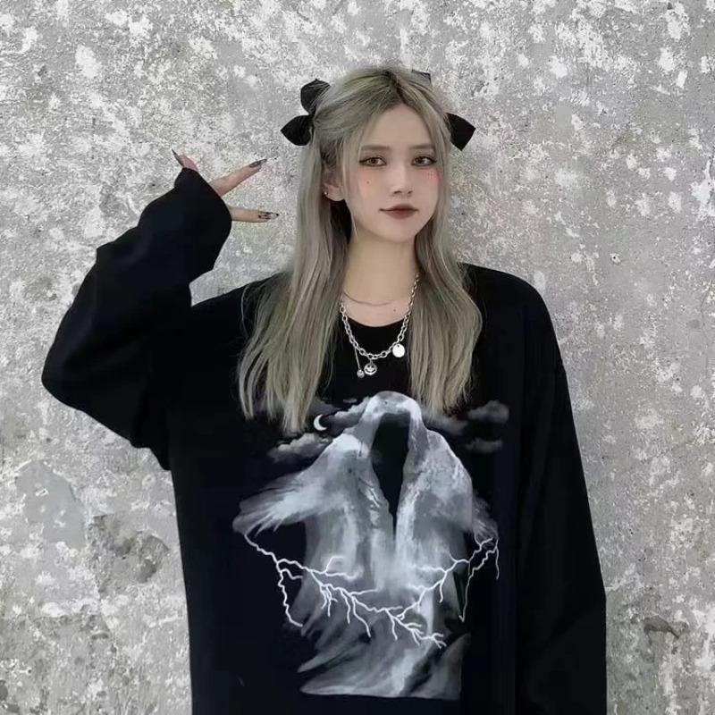 Women's Long-Sleeved T-Shirt