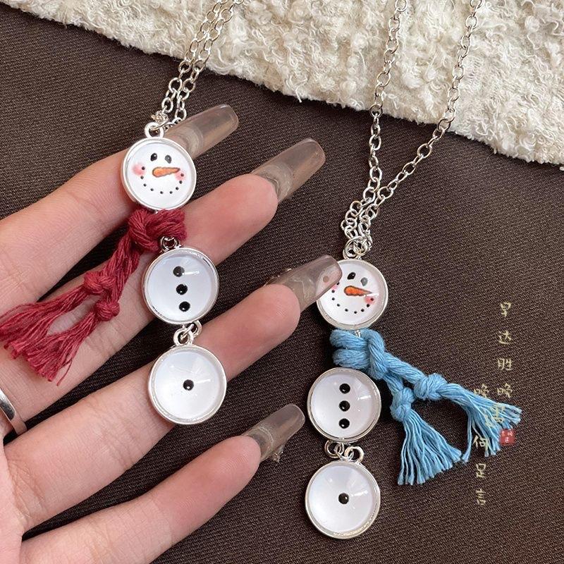 Autumn and winter cute snowman pendant necklace women's Christmas decorative sweater chain niche high-end versatile sweater chain