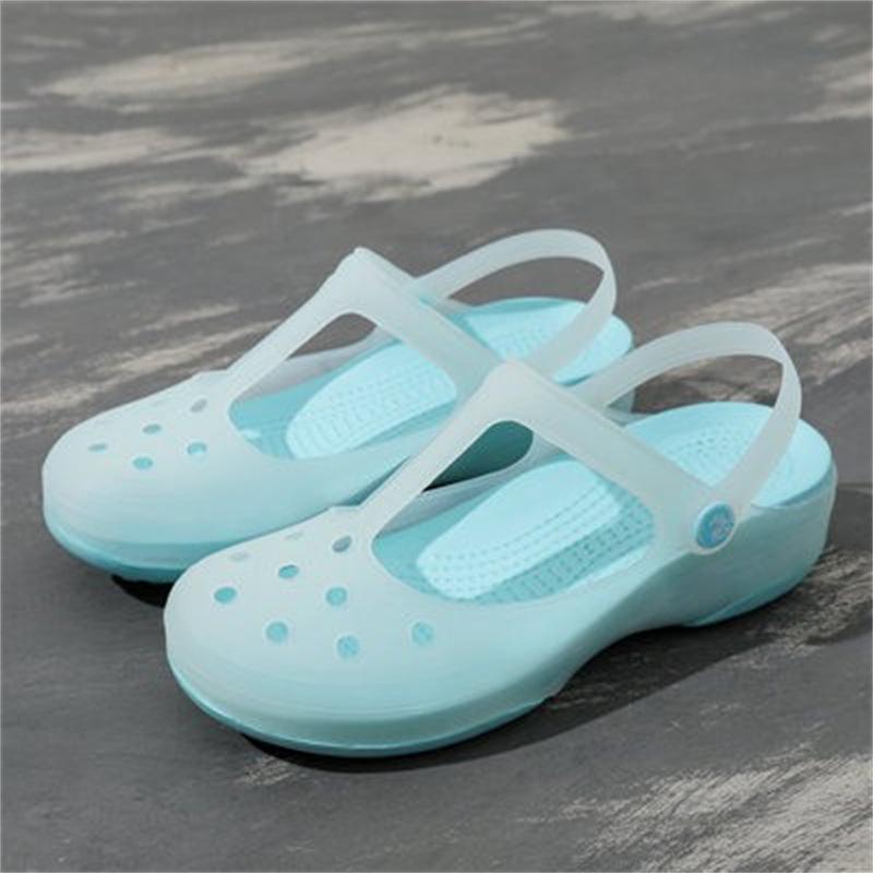 Women's Summer Non-Slip Jelly Sandals – Closed Toe, Thick Sole, Soft Beach Shoes