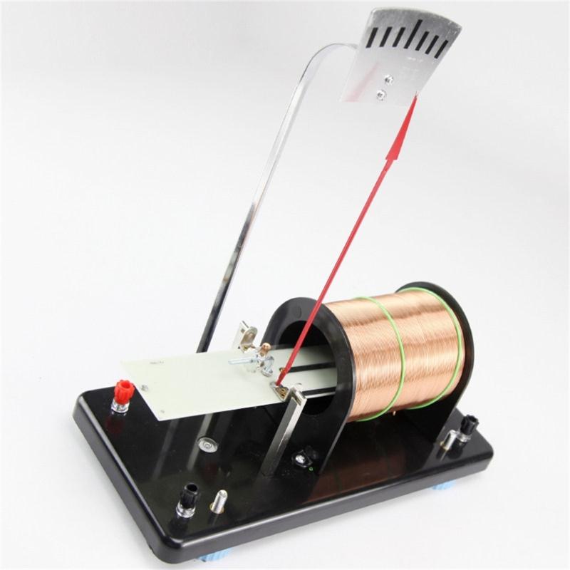 Physik Stromwaage Experimentiergerät mit Metallrahmen und Drahtspule zur Demonstration der Leiterkraft im Klassenzimmer und Schulabor