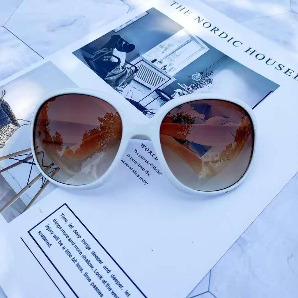 New Retro Classic Sunglasses Women Oval Shape Fashion Sunglaasses Women Brand Designer Round Sunglasses Girls