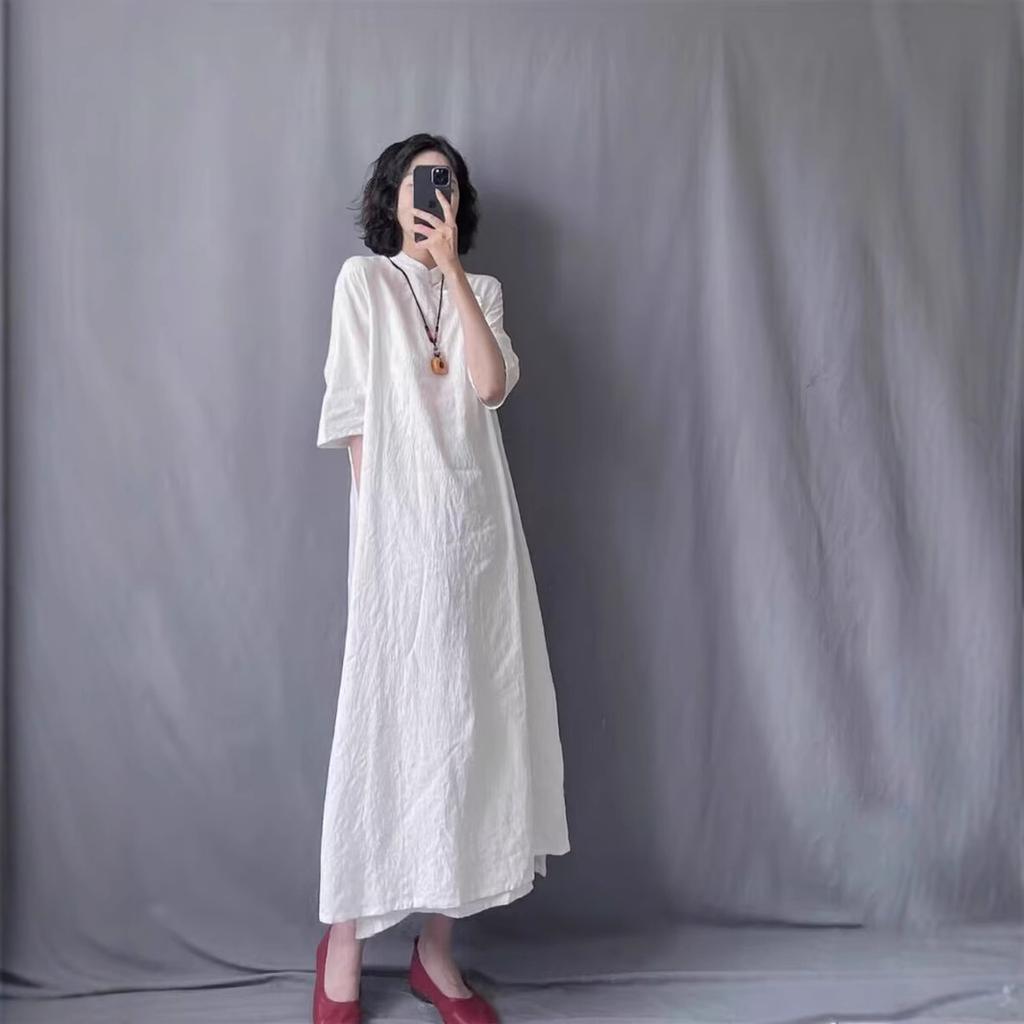 Rétro simple et élégant boucle faite à la main patte diagonale col montant cheongsam amélioré été nouveau manches courtes jacquard coton et lin