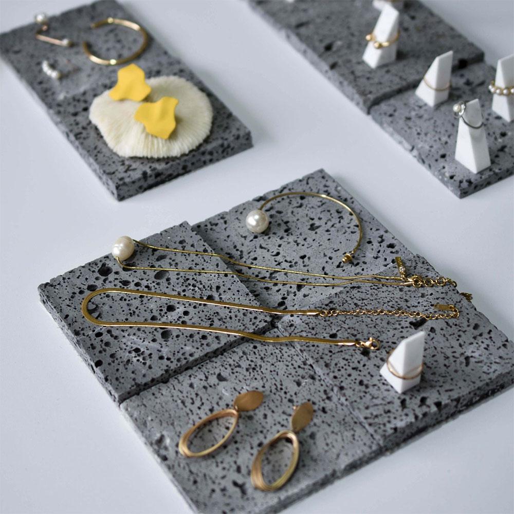 Kwadratowa kamienna jaskinia biżuteria kosmetyki rekwizyty zdjęcia pozowanie fotografia biżuterii kreatywny design tło do sesji dekoracja