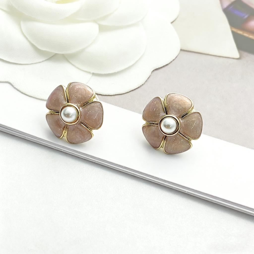 Pink flower pearl earrings  Adding Rivet Elements Fashionable and exquisite high-end customized Gift