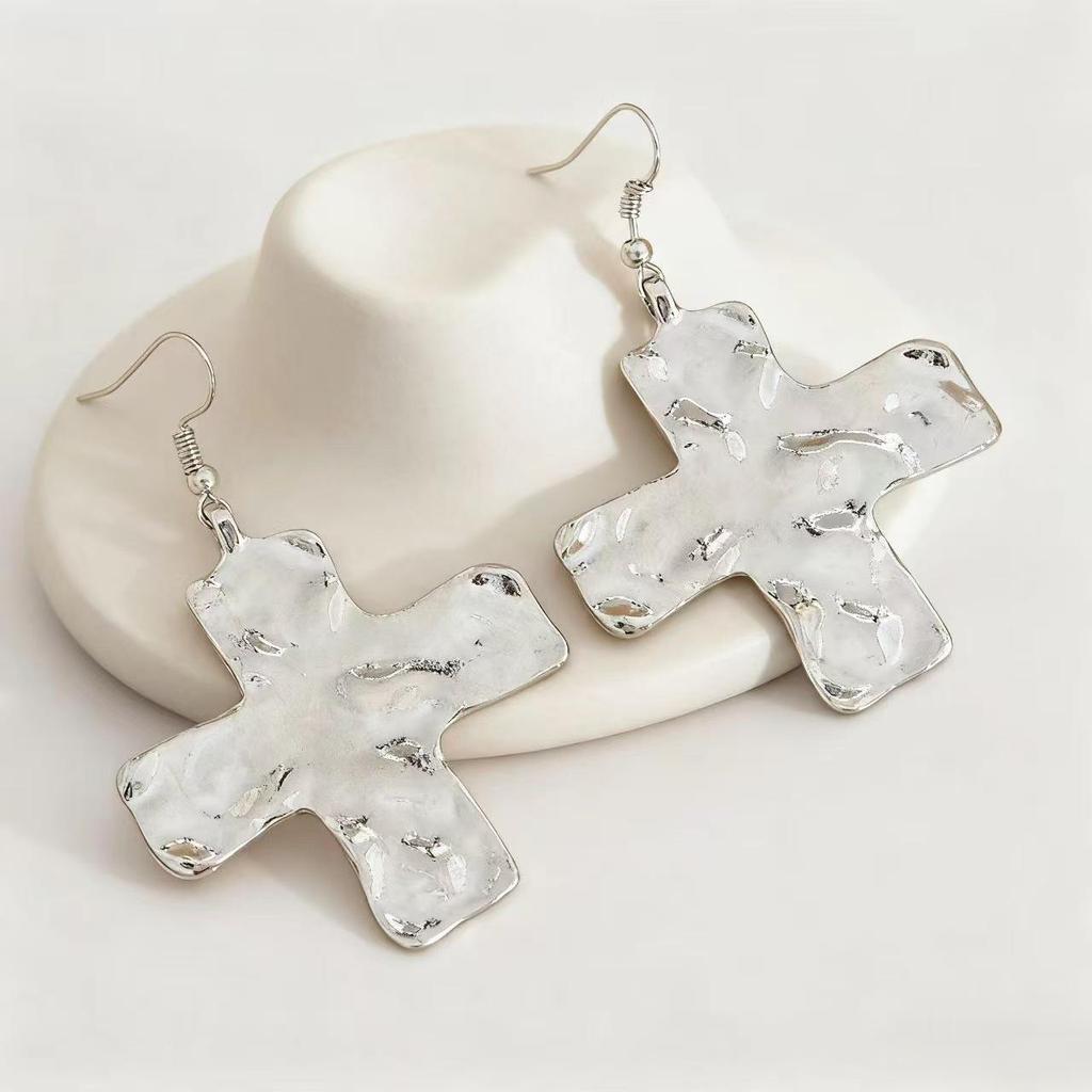 European and American Cross Pendant Necklace with OT Buckle Chain - Punk Style Heart Design for Women