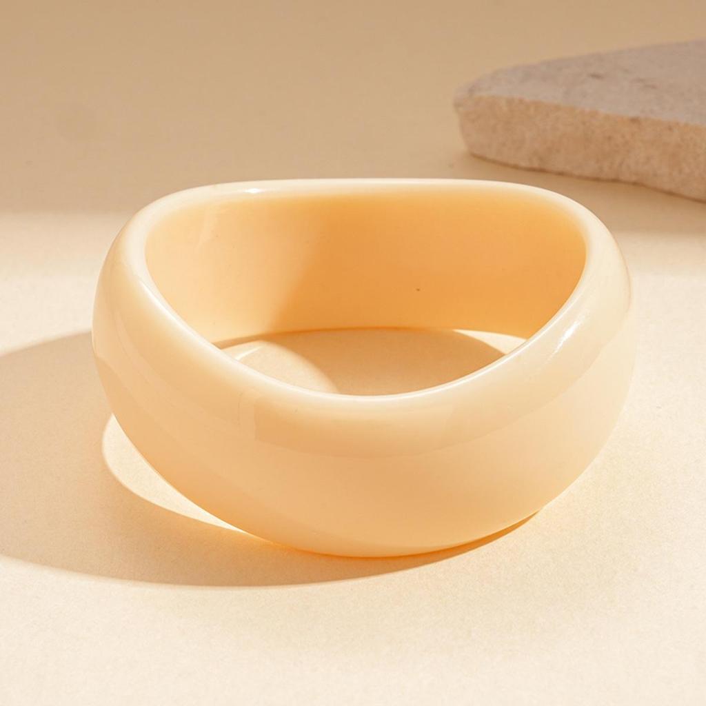 European & American Geometric Rivet Star Bracelet: Luxurious, Fashionable, Versatile, and Exaggerated Jewelry for Women.