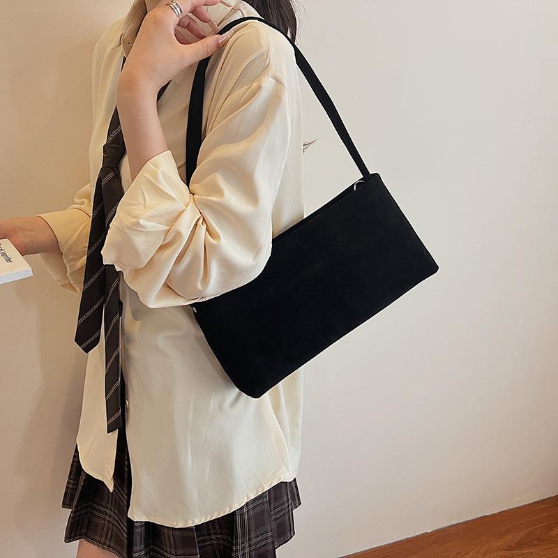 Underarm Bag Women's Autumn and Winter Versatile 2025 New Fashion Niche Design Shoulder Messenger Bag High-end Baguette Bag