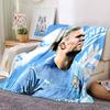 Haaland Spielerpose Flanelldecke, Weiches Polyester, Modernes Design, Ganzjahres für Camping, Reisen, Geschenke für Feiertage oder Geburtstage