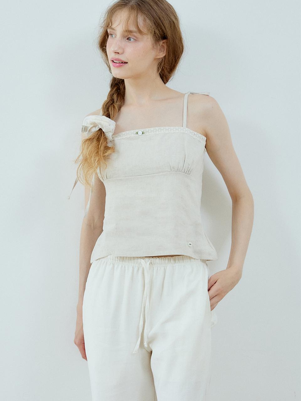 Double Hips Lace Rose Sleeveless Blouse (Beige) Beige