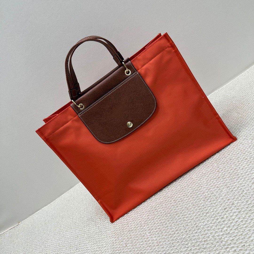 Women`s Large Nylon Tote Bag: Commuter