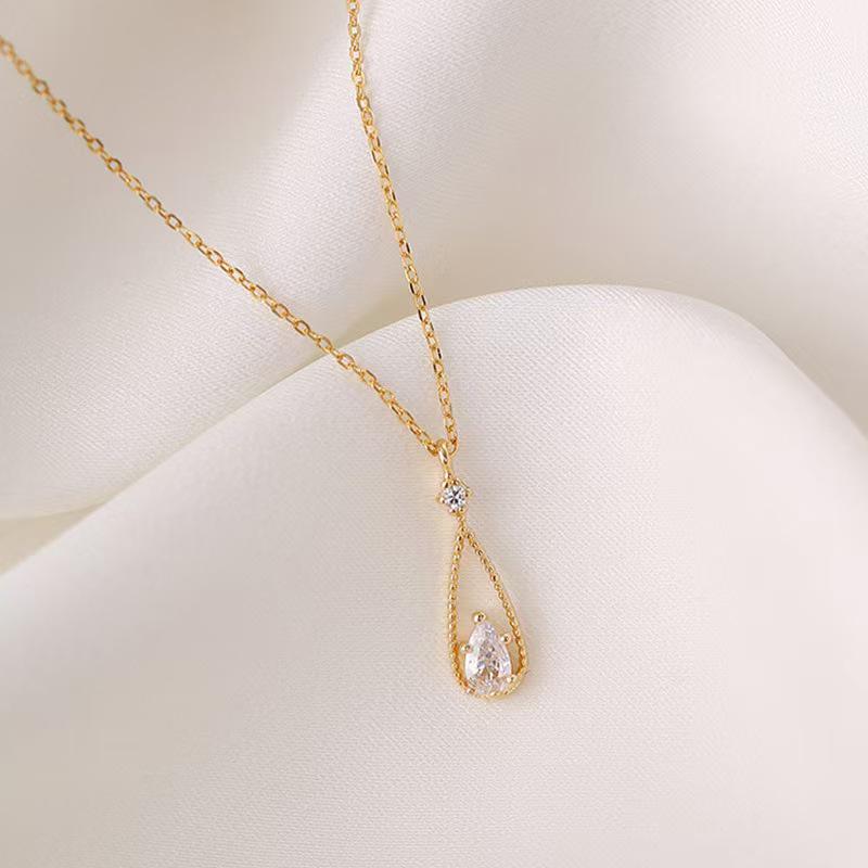 Elegant Zirconia Water Drop Necklace - Trendy French Clavicle Chain
