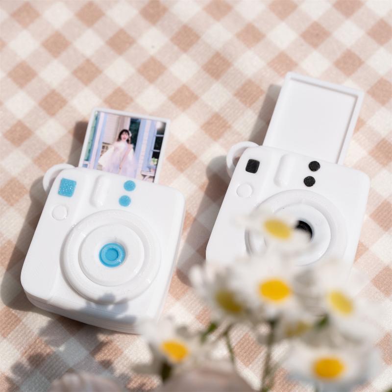 Holds Photos Camera Keychain Mini 1-Inch Photos Key Ring Decorative Pendant Decorative Lightweight Stress Relief Keychain Gift