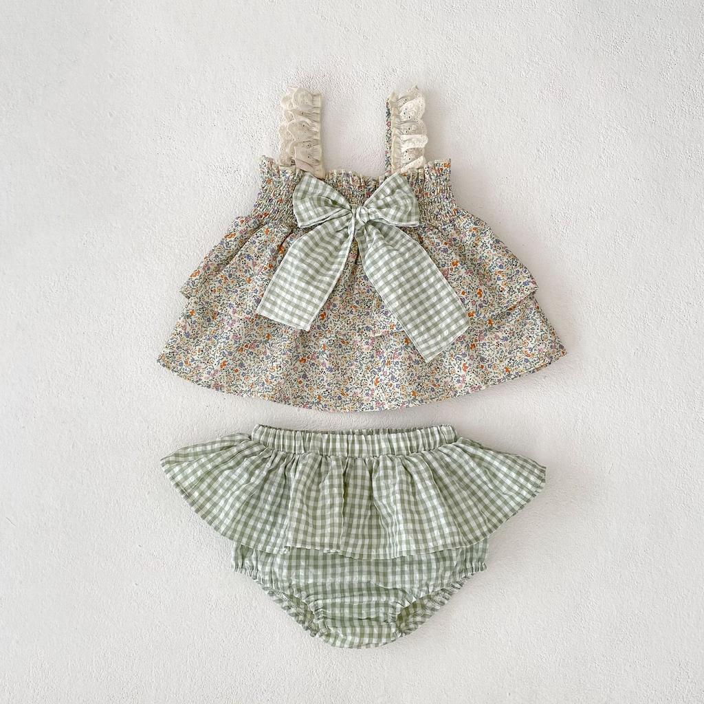 Summer new 2-4 year old baby clothing, baby girl set, fashionable flower suspender+shorts two-piece set