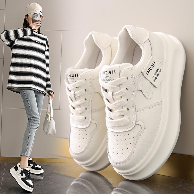 Small Thick-soled Soft Leather Board Shoes for Women's 2025 Spring New Height-increasing Casual Versatile Muffin-soled White Shoes 2388