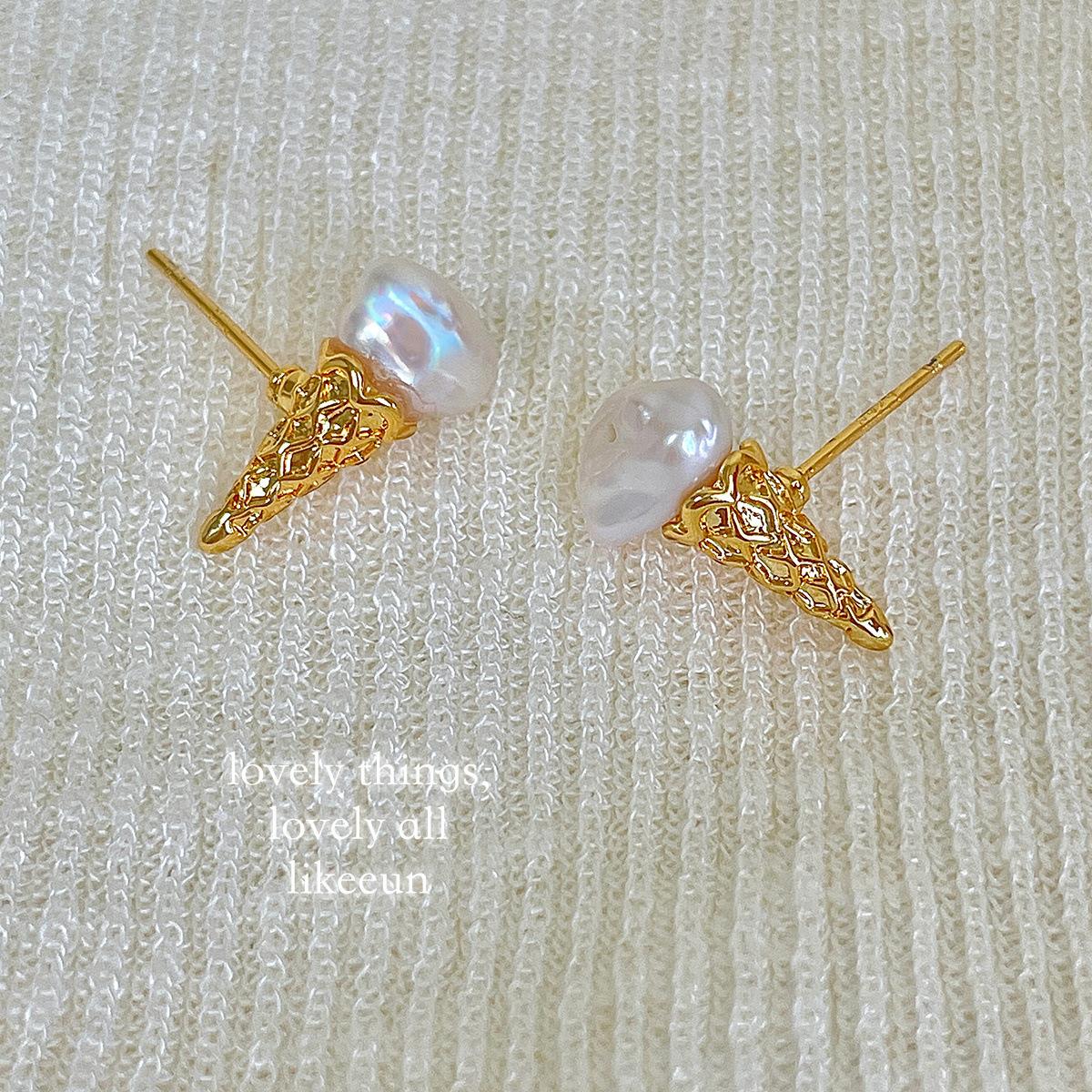 

ins Xiaoxiangfeng мороженое серьги-гвоздики женские французские милые девушки темперамент нерегулярные жемчужные серьги новые copper