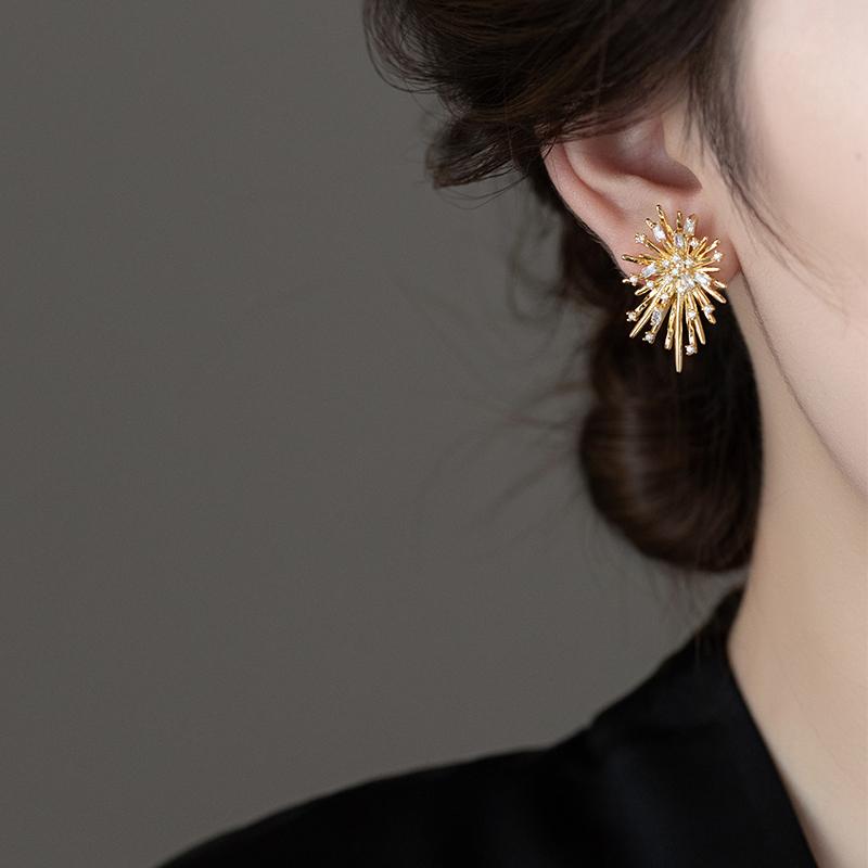 Irregular Ddesign Flower Explosion sShaped Earrings Copper Alloy Micro Inlaid Zircon Accessories Unusual Jewelry For Womens