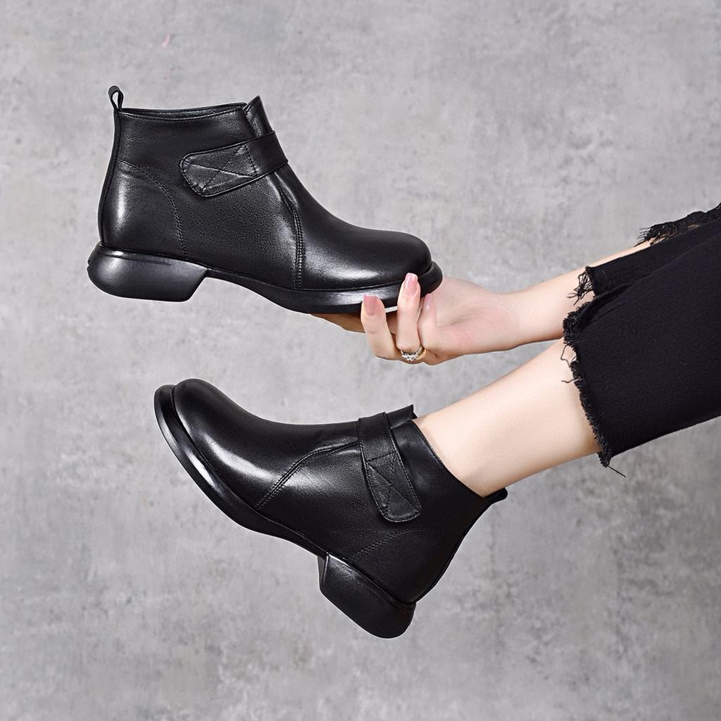 Mom Shoes Women's Autumn and Winter New Short Boots Round Head Velcro Flat Boots Velvet Warm First Layer Cowhide Leather Boots