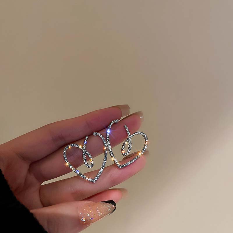 2025 New Shiny Love Heart Full of Rhinestone Crystal Earrings for Women Fashion Simple Metal Heart Shape Earrings Jewelry