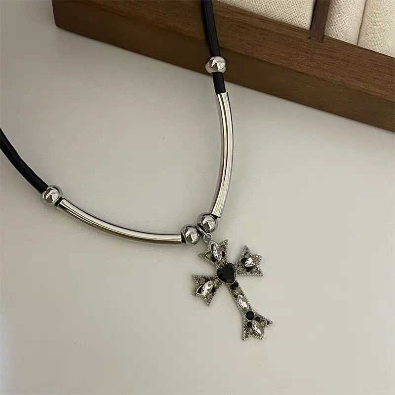 Black Splicing Cold Wind Cross Necklace Street Hip Hop Niche Personality Neutral Sweater Chain Collarbone Neck Chain