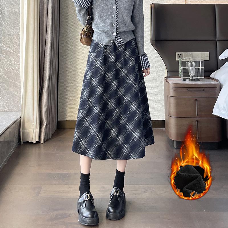 New Autumn/Winter Plus-Size Plaid Wool A-Line Midi Skirt for Women with Slimming Wide Hem