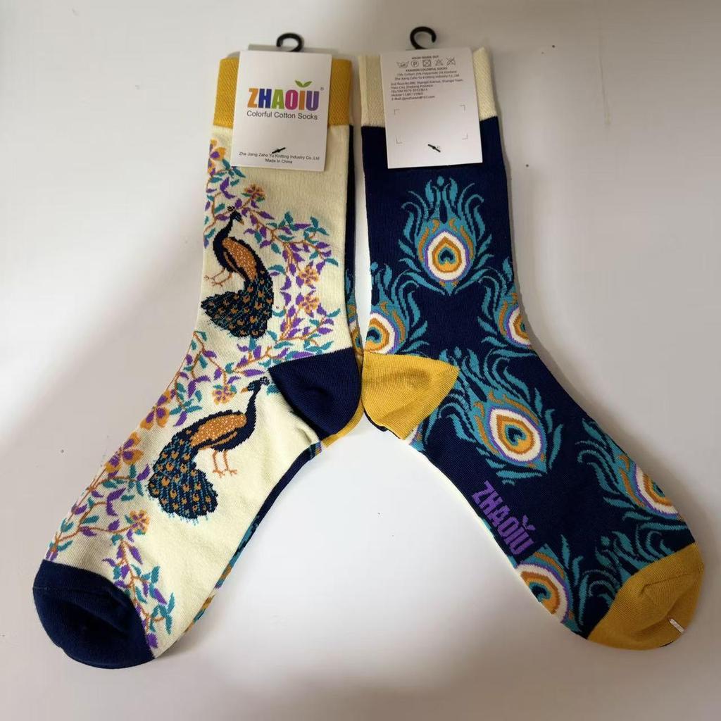 Original Asymmetrische Cartoon Hip Hop Baumwollsocken für Paare - Wadenhoch Mandarinenente Stil für Damen und Herren
