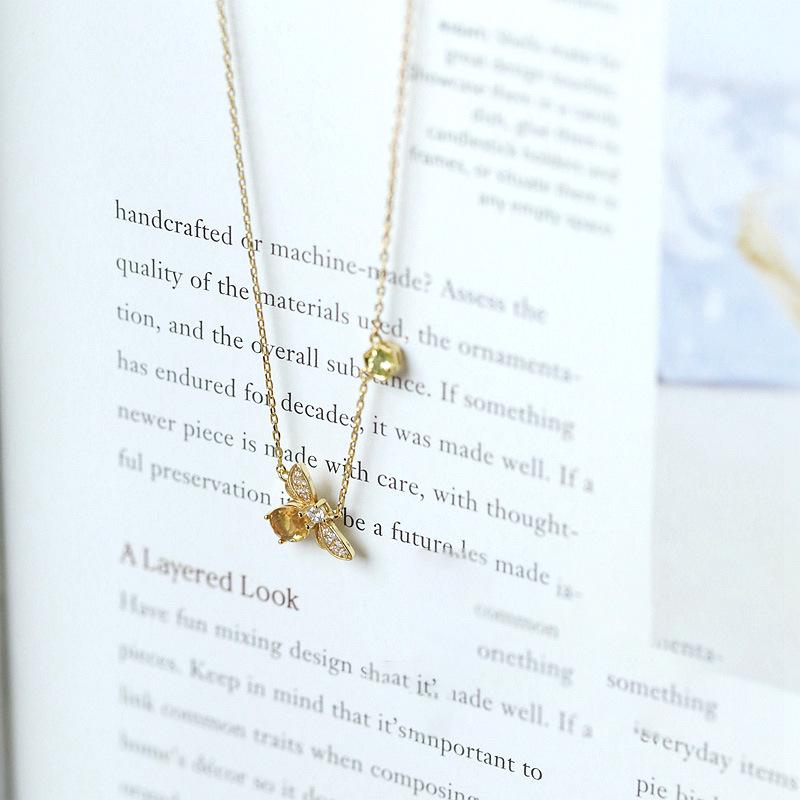 Bee Pendant Necklace: Creative, Gold-Plated s925 Sterling Silver Clavicle Chain for Women