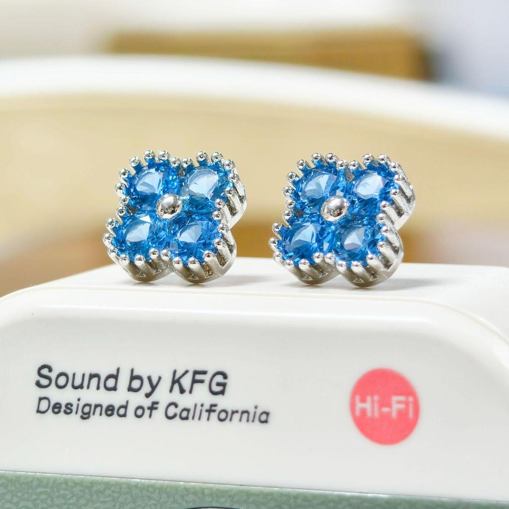 Kolczyki sztyfty Gusen Jewelry z cyrkoniami w kształcie czterolistnej koniczyny dla kobiet - Modny koreański styl lekkiego luksusu