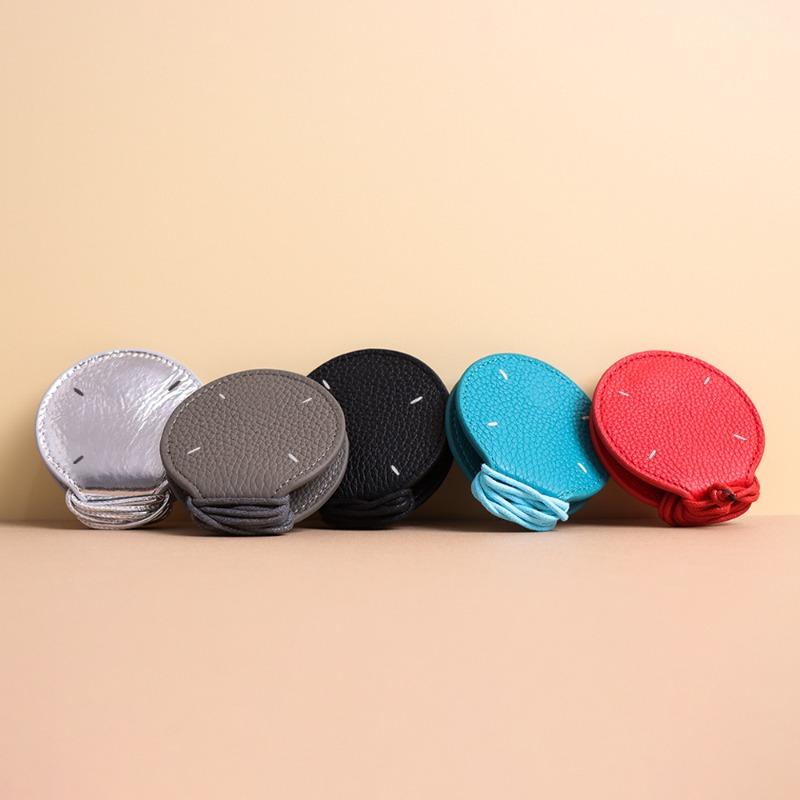 New niche design leather neck glasses bag texture accessories decorative pendant convenient magnetic sunglasses storage clip