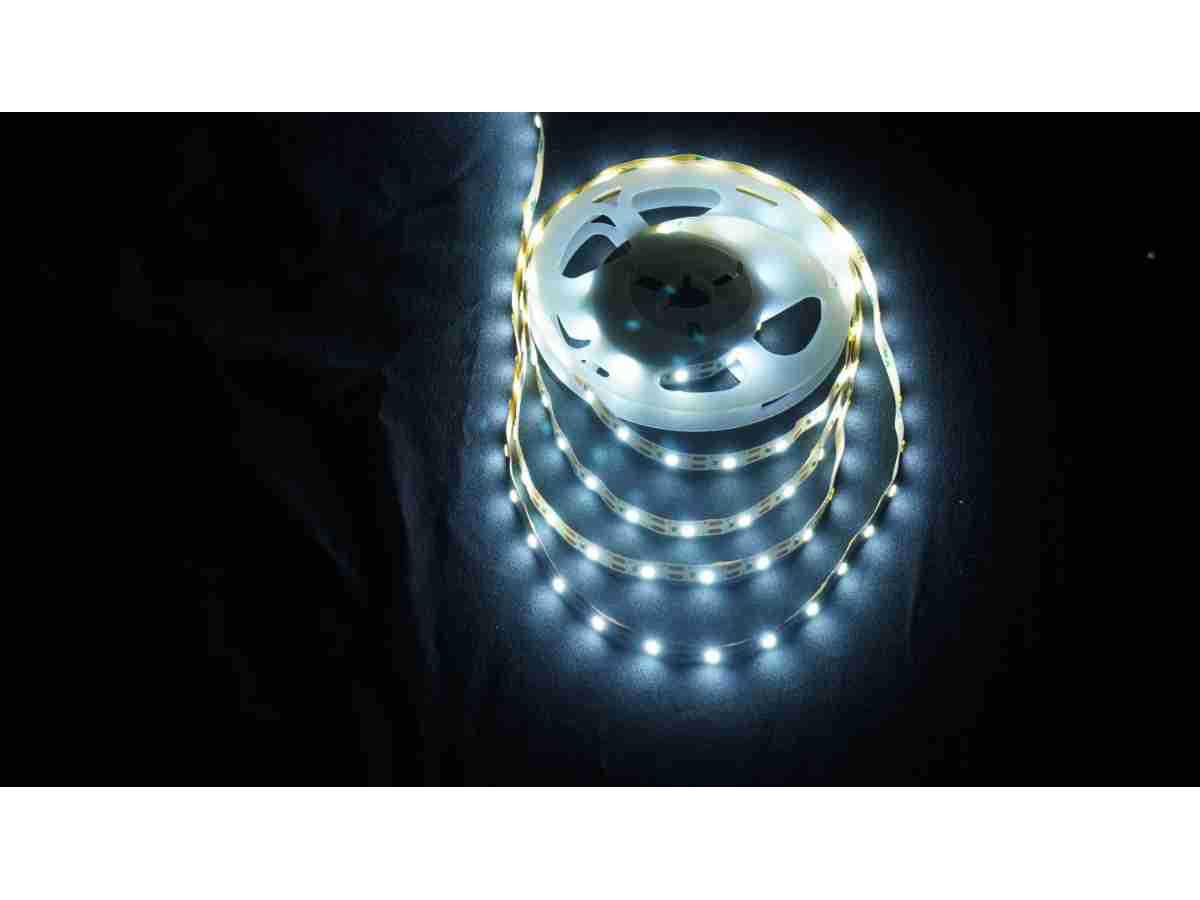

2835 Светодиодная лента: 1 метр USB, 5 В, ширина 8 мм, 30 лампочек, самоклеящиеся для поделок, бумажных скульптур, декора и декоративной подсветки 1 meter 30 lights холодный белый