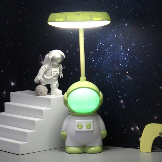 Astronauten Schreibtischlampe für Kinder Neuheit Raumfahrer LED Nachtlicht mit 7 Farben Kinderzimmer Nachttischlampe mit flexiblem Schwanenhals für Wohnzimmer Schlafzimmer