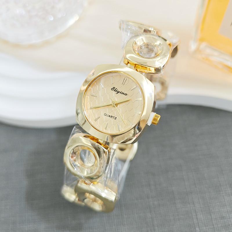 Нишевые Высококлассные Квадратные Женские Часы с Неправильным Полым Браслетом