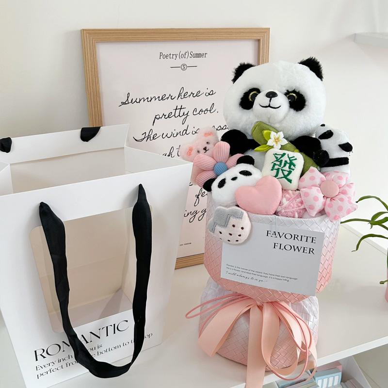 

1Pc Plush Holiday Gift Doll Bouquet Creativity Gradient Color Cute Panda Bouquet Hand Holding Flower L рожевий