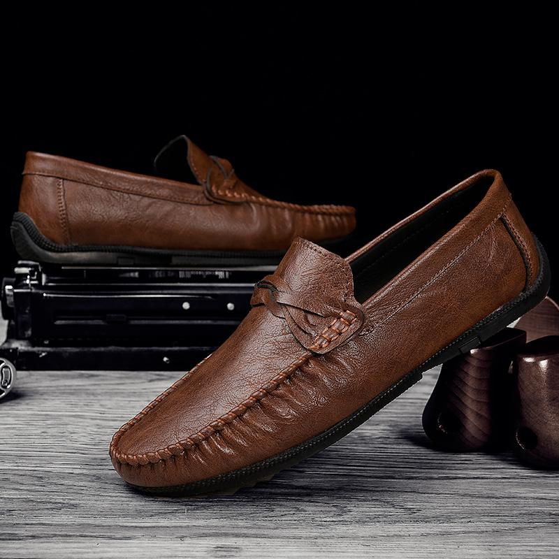 Fashion High Quality Leather Men Casual Shoes Comfortable Light Men Loafers Formal Men Dress Shoes Breathable Slip On Men Driving Shoes