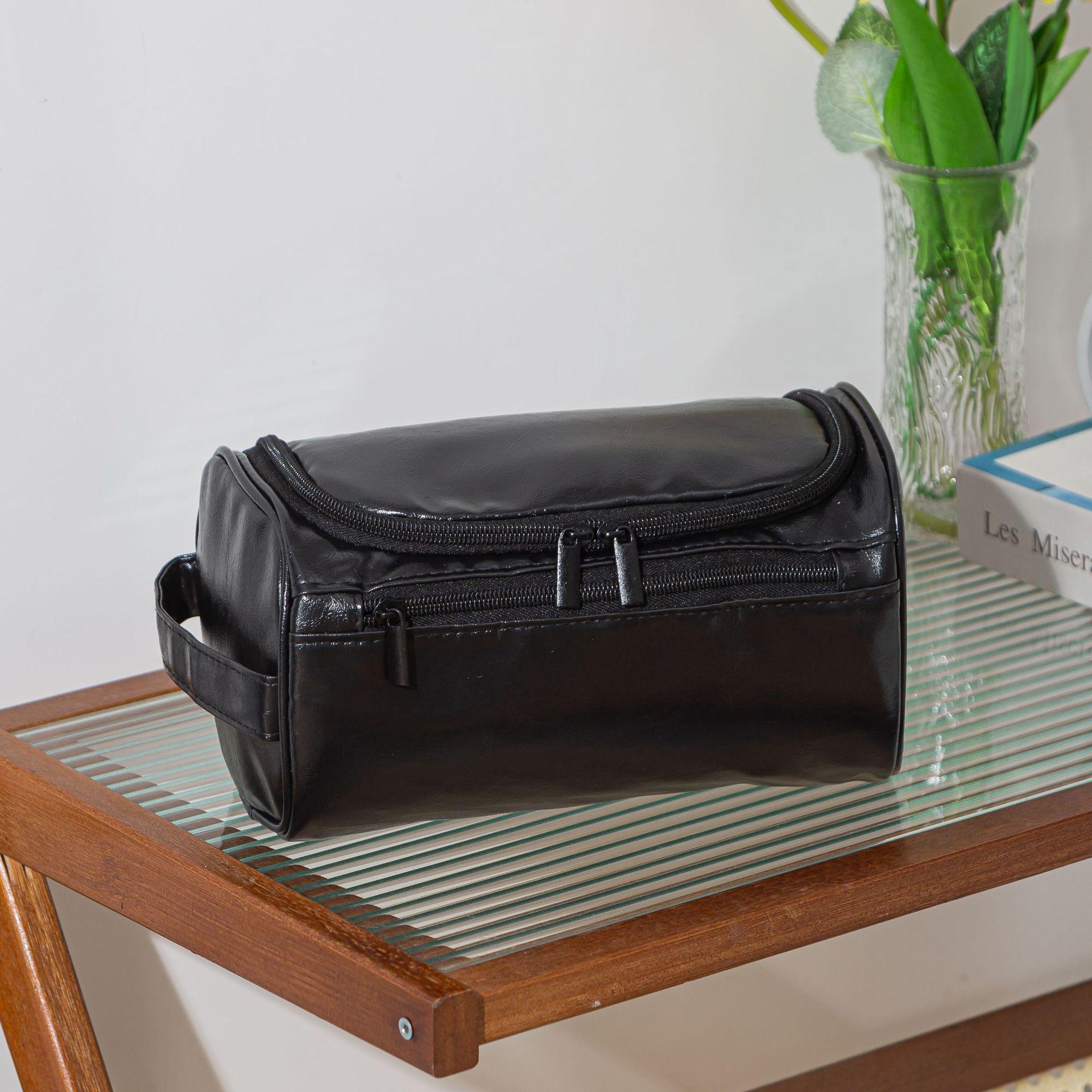 Retro PU Large Capacity Hanging Toiletry Bag - Waterproof and Convenient for Travel or Business