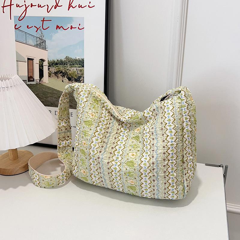 Niche Shoulder Bag Large Capacity Floral Messenger Bag Women's New Sweet Cartoon Tote Bag