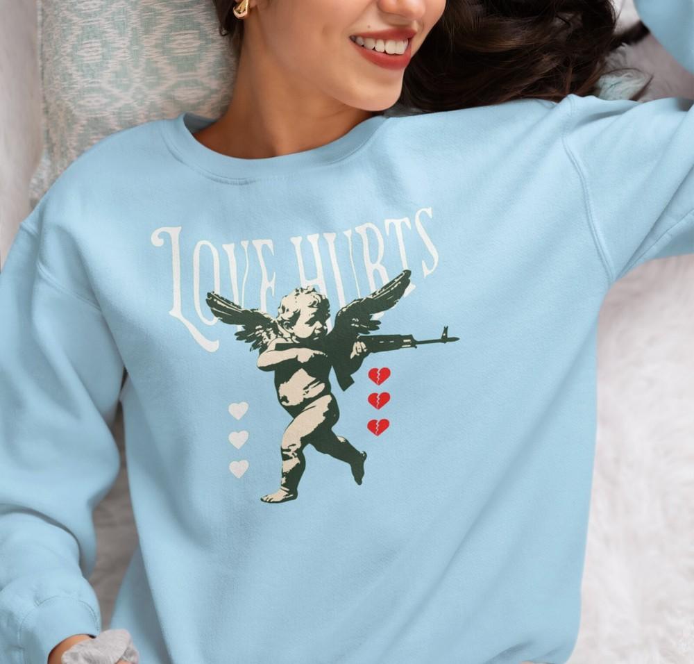 

Толстовка «Любовь причиняет боль», рубашка с сердечком на День святого Валентина, милый подарок на День святого Валентина S