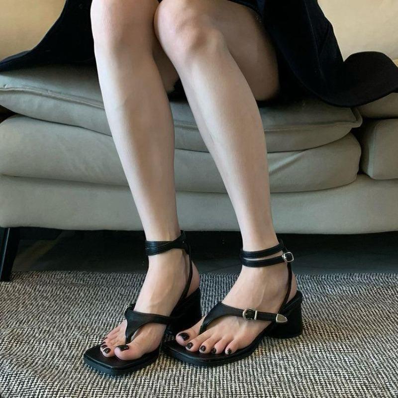 The 2025 New Summer Fashion Roman Square-toed Flip-top High-heeled Sandals for Women with Thick Heels and One-shoulder Buckles