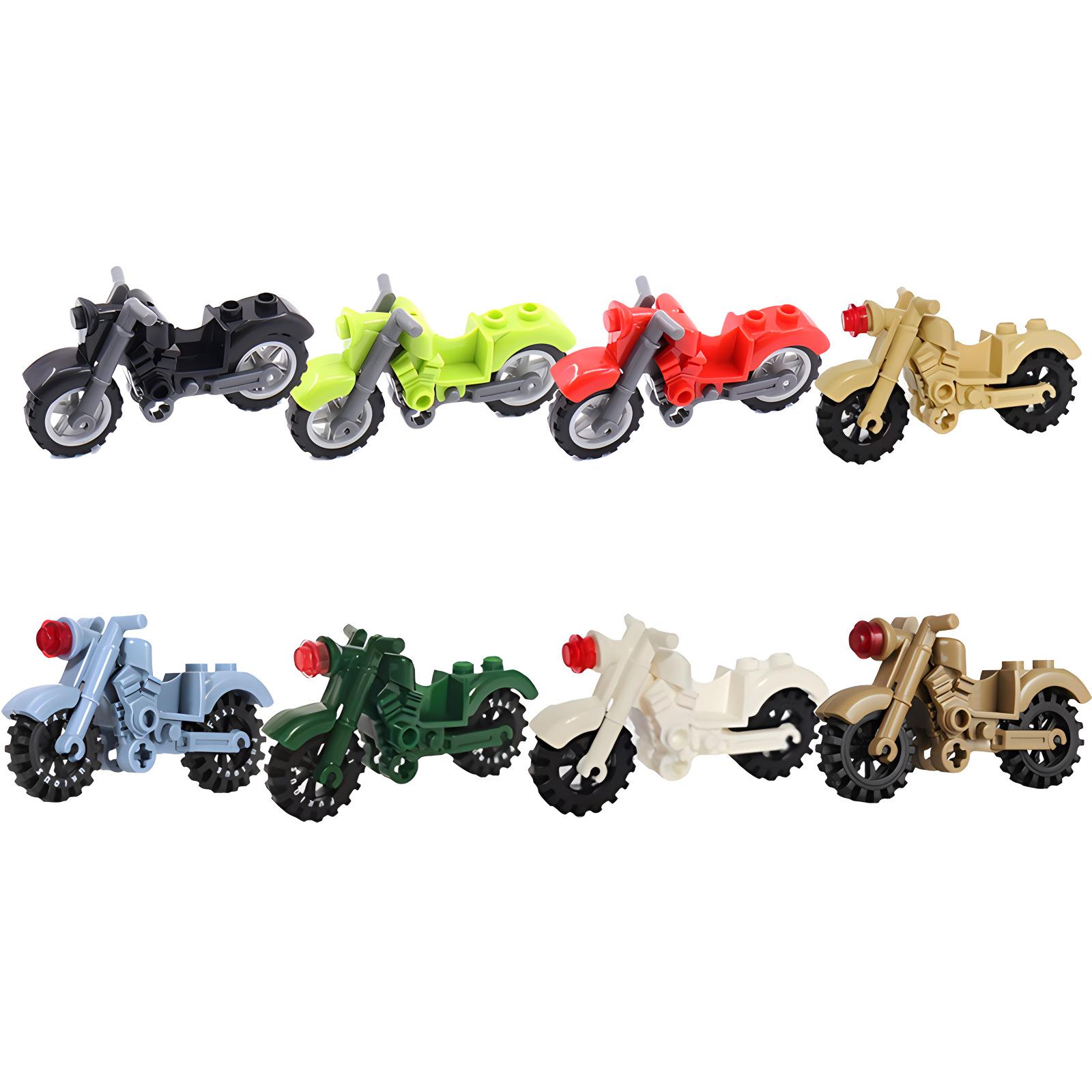 Военная сцена с собранными деталями для строительства мотоцикла-внедорожника