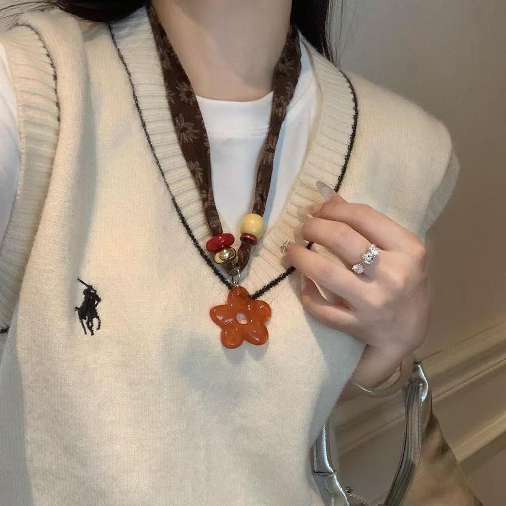 Retro Wooden Bead Star Adjustable Pendant Necklace - Versatile Autumn/Winter Sweater Chain