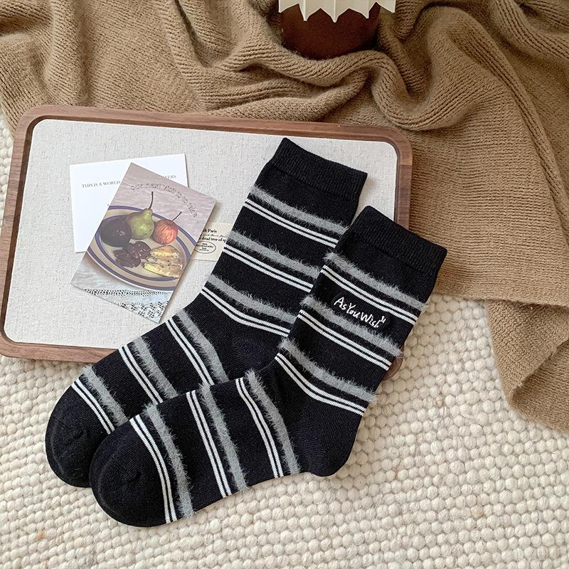 Women's Spring and Autumn Vintage Collage Striped Embroidered Letters In Cylinder Stack Socks