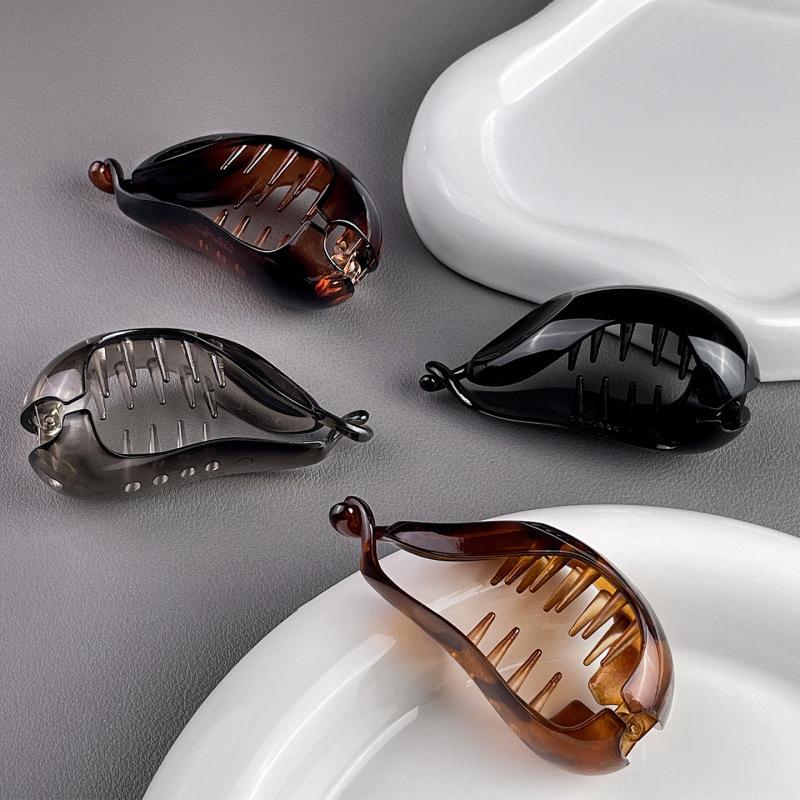Twist Banana Hair Clip Crab Acrylic Hairpins Small Hair Claw Barrettes Korean Ponytail Women Top Solid Hair Accessories