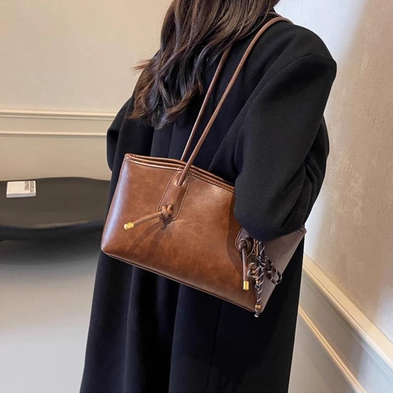 Tote bag new autumn and winter fashion women's bag commuter bag retro fashion underarm bag shoulder bag luggage