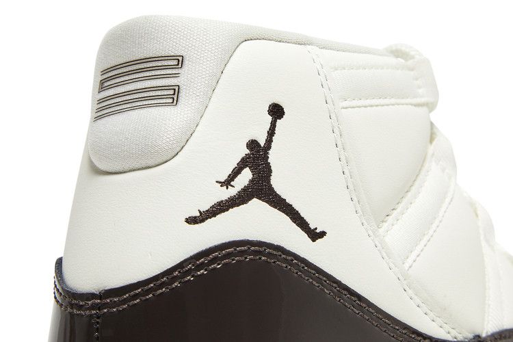 Sneakers da Donna Jordan 11 Retro Neapolitan (Da donna) Vela/Marrone Velluto-Atmosfera