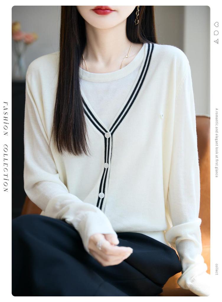 2026 Autumn Women's Color Block V-neck Wool Knit Cardigan.